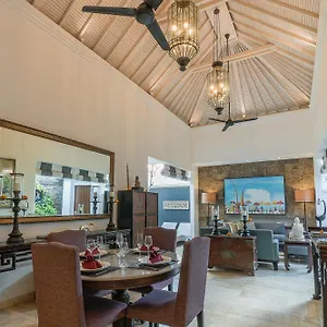 Villa Mosan House: Art-filled Gem Near & Square Seminyak (Bali)