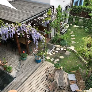 Guest house Family Lorenz & Coffee House Prague
